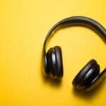 Black wireless headphones for audio product guides